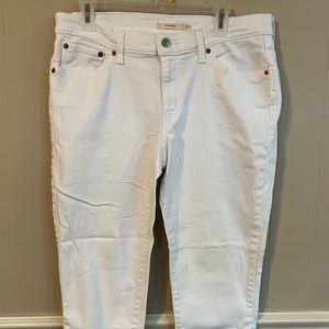 Levi’s white Boyfriend Jeans, women’s size 31, never worn